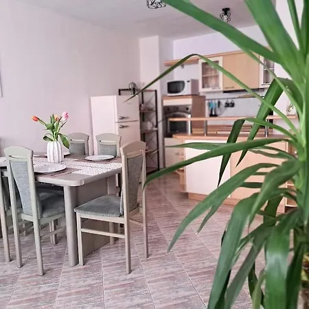 уютен дом на 15 минути от плажа Apartment *